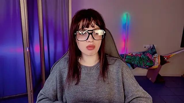 KiraVair online show from April 2026 10:33:02 AM