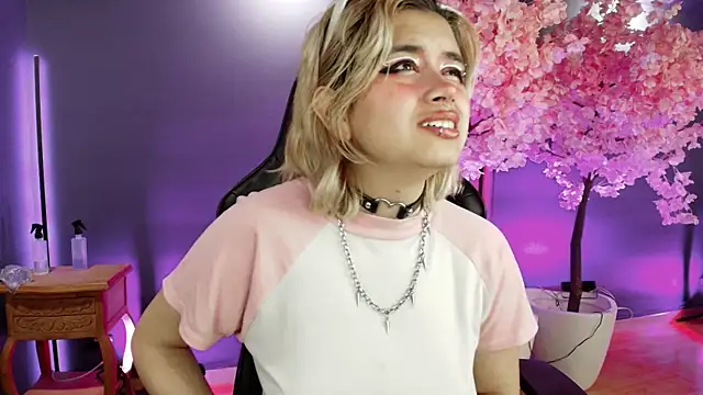 Navier   online show from November 2025 07:51:02 PM