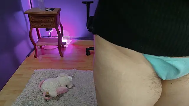 Navier   online show from November 2025 09:08:01 PM