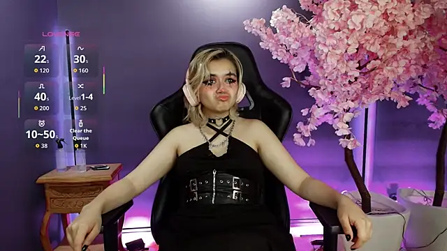 Navier   online show from November 2025 07:51:01 PM