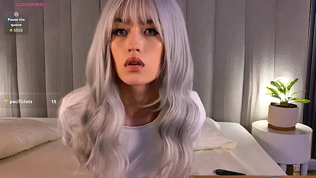 Tiny Dream online show from October 2025 09:24:02 PM