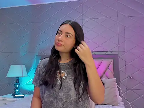 ViolettRouse online show from November 2025 05:02:01 PM