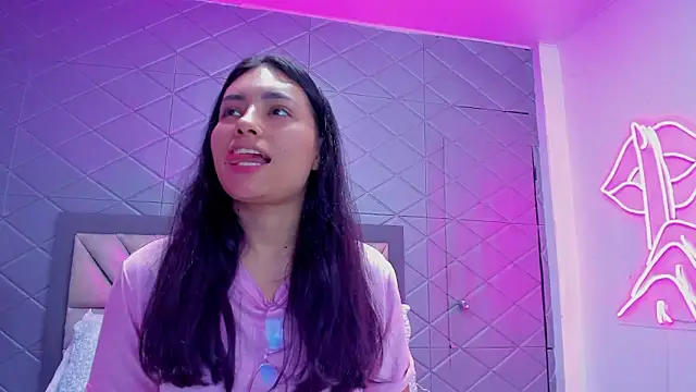 ViolettRouse online show from December 2025 04:33:02 PM