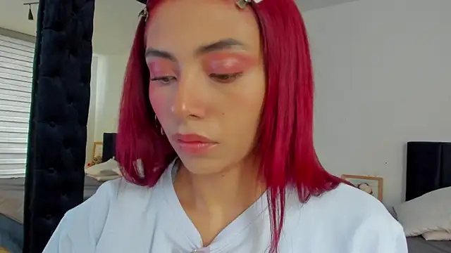 melanie roux   online show from April 2026 12:54:01 PM