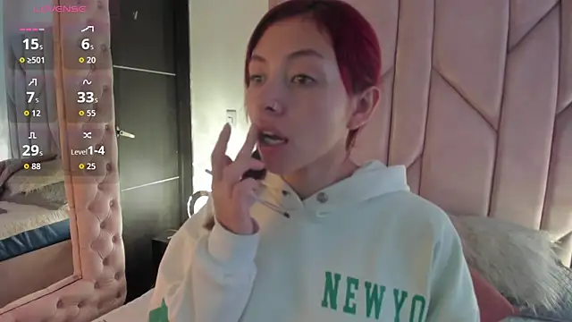 Snapshot of melanie_roux__ chatting on October 2025 12:02:01 PM melanie roux online show from October 2025 12:02:01 PM