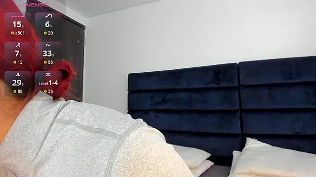 Snapshot of melanie_roux__ chatting on December 2025 12:29:01 PM melanie roux online show from December 2025 12:29:01 PM