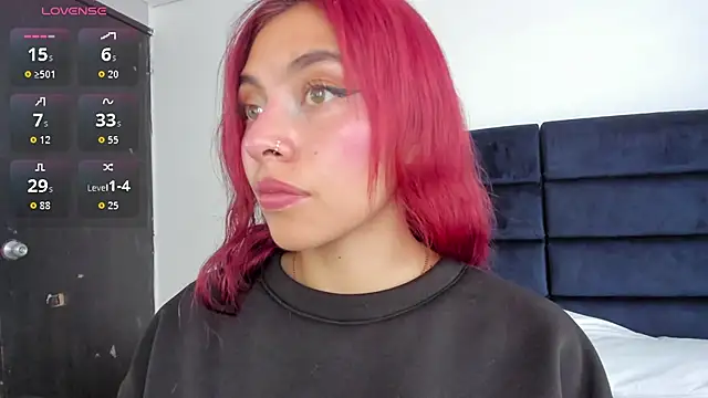 Snapshot of melanie_roux__ chatting on November 2025 12:27:02 PM melanie roux online show from November 2025 12:27:02 PM