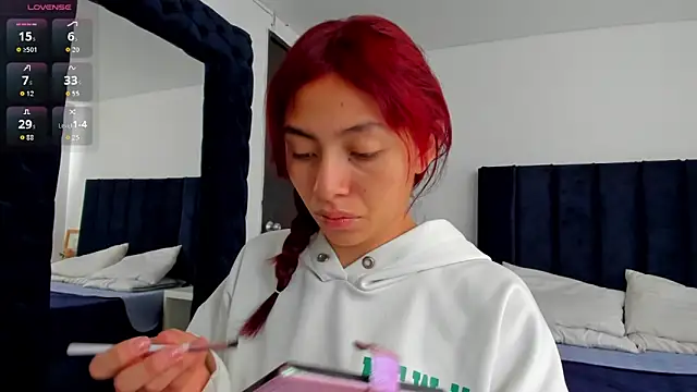 melanie roux   online show from March 2026 12:18:01 PM