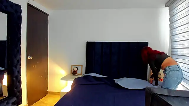 melanie roux   online show from March 2026 12:14:01 PM