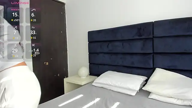 Snapshot of melanie_roux__ chatting on November 2025 12:59:02 PM melanie roux online show from November 2025 12:59:02 PM