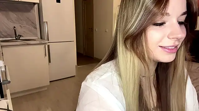 Snapshot of Babymoney_2007 chatting on November 2025 05:39:02 PM Babymoney 2007 online show from November 2025 05:39:02 PM