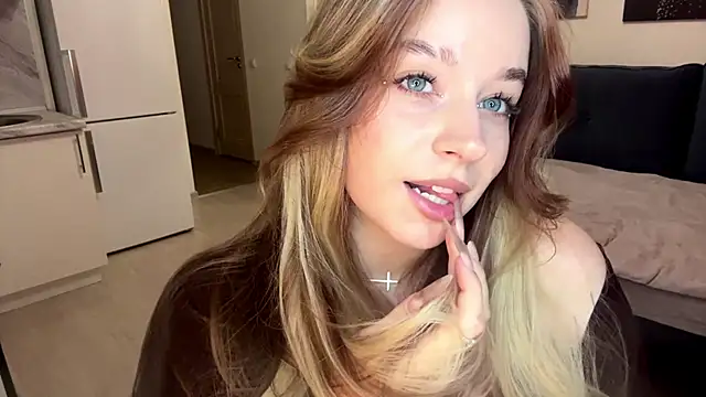 Snapshot of Babymoney_2007 chatting on November 2025 06:47:02 PM Babymoney 2007 online show from November 2025 06:47:02 PM