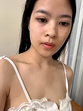 Minhee22 online show from October 2025 05:57:02 PM