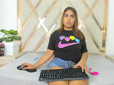 valentinaasm online show from March 2026 12:51:02 PM