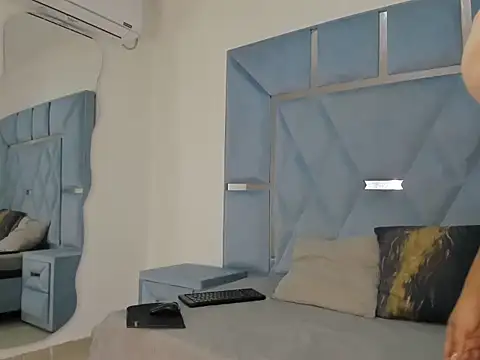 valentinaasm online show from October 2025 12:37:02 PM