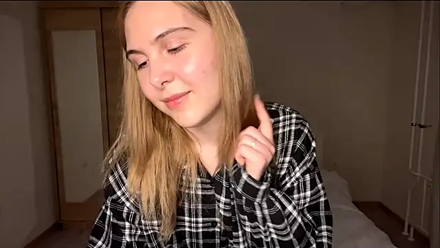 MyraLitterers online show from December 2025 03:21:02 PM