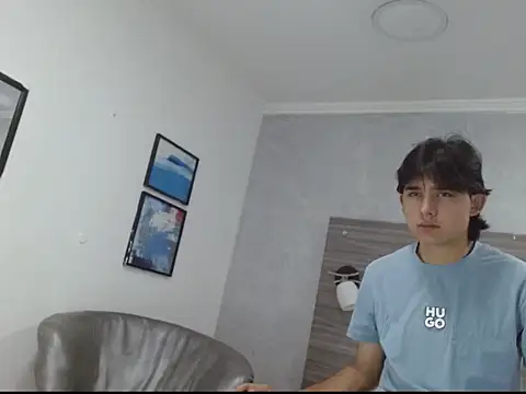 Tom 0001 online show from October 2025 07:58:02 PM