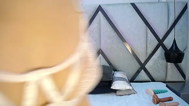 AriaWillss online show from November 2025 12:37:01 PM