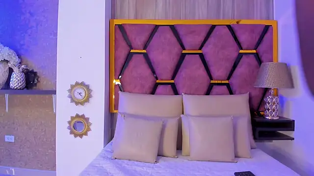 BritneyWalkers online show from November 2025 12:15:02 PM