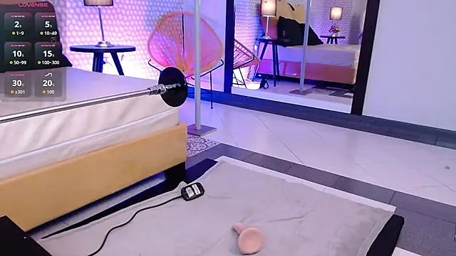 Snapshot of SashaaVixen chatting on November 2025 11:43:01 AM SashaaVixen online show from November 2025 11:43:01 AM