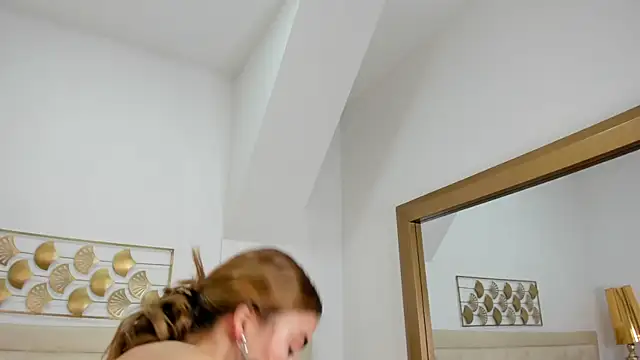 Snapshot of lucia_lorenz chatting on November 2025 11:31:02 AM lucia lorenz online show from November 2025 11:31:02 AM