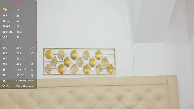 lucia lorenz online show from December 2025 11:36:02 AM