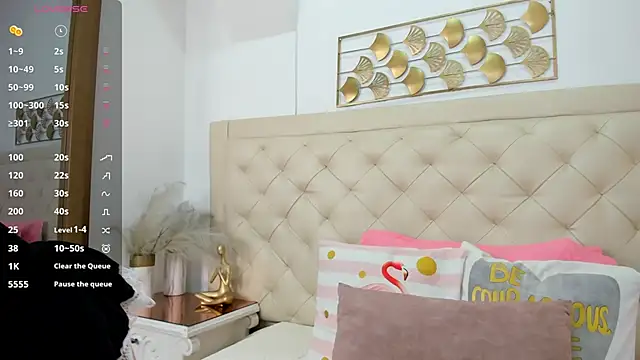 lucia lorenz online show from March 2026 11:36:01 AM