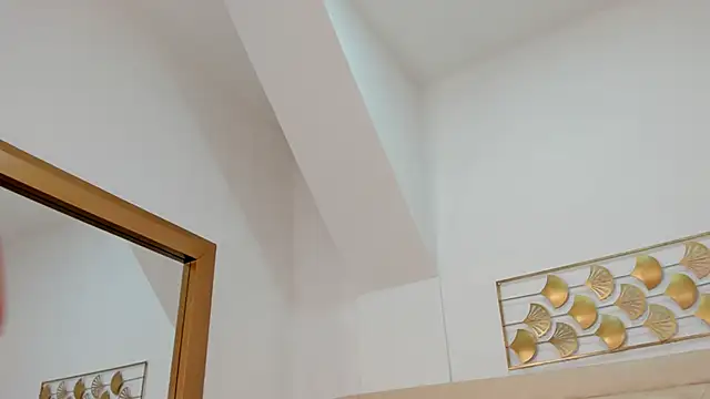 lucia lorenz online show from February 2026 11:28:01 AM