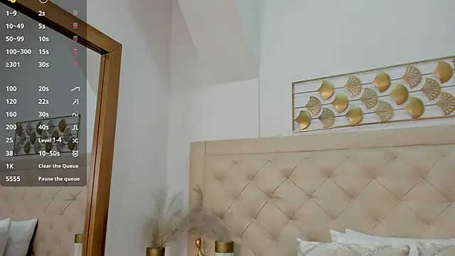 lucia lorenz online show from January 2026 11:25:01 AM