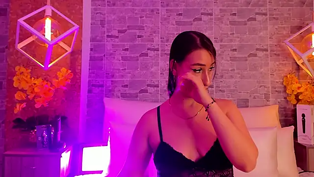 Catalina-Thompson online show from November 2025 12:09:01 PM