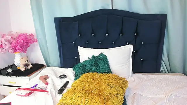 Inaya Khalifa online show from February 2026 02:53:01 AM