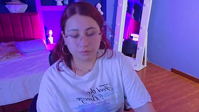 littlee red online show from March 2026 07:40:02 PM