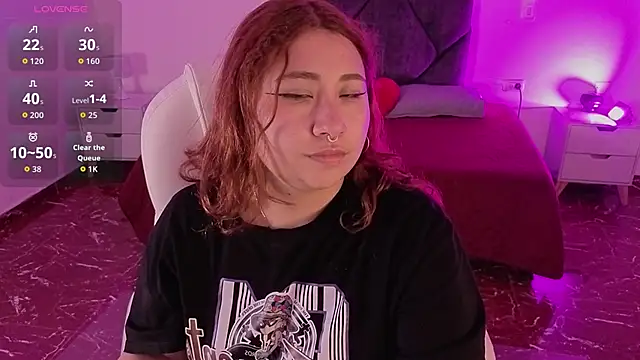 littlee red online show from April 2026 08:26:02 PM