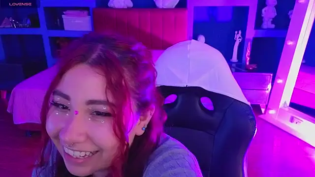 littlee red online show from February 2026 09:14:01 PM