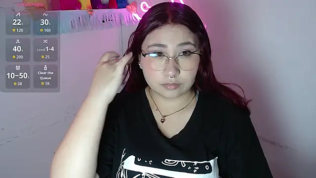 Snapshot of littlee_red chatting on November 2025 08:31:01 PM littlee red online show from November 2025 08:31:01 PM