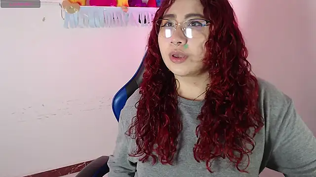 Snapshot of littlee_red chatting on December 2025 08:36:01 PM littlee red online show from December 2025 08:36:01 PM