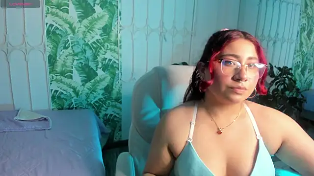 Snapshot of littlee_red chatting on November 2025 10:02:02 PM littlee red online show from November 2025 10:02:02 PM