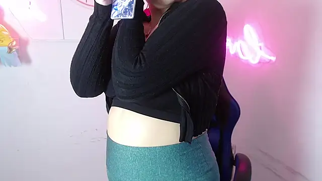 Snapshot of littlee_red chatting on November 2025 08:20:02 PM littlee red online show from November 2025 08:20:02 PM