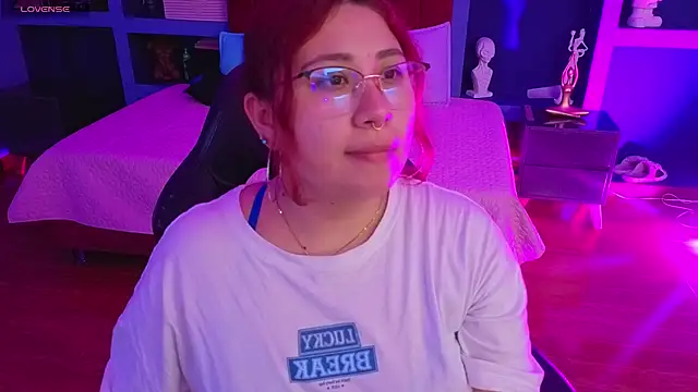 littlee red online show from February 2026 08:44:01 PM