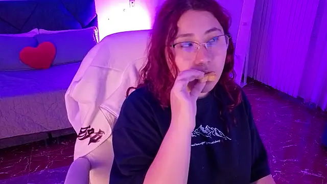 littlee red online show from February 2026 08:40:02 PM