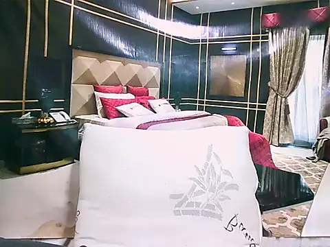 IndianThuggin online show from June 2026 10:04:02 PM