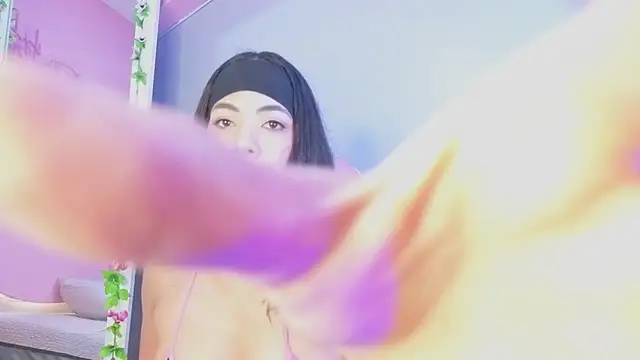 Snapshot of lulu_wonder chatting on May 2026 10:06:02 PM lulu wonder online show from May 2026 10:06:02 PM