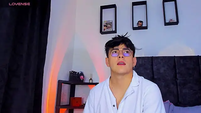 Theo Noxxx online show from October 2025 02:47:01 AM
