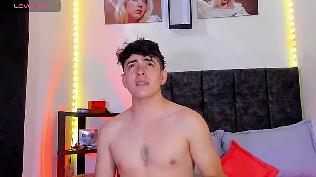 Snapshot of Theo_Noxxx chatting on December 2025 07:02:02 PM Theo Noxxx online show from December 2025 07:02:02 PM