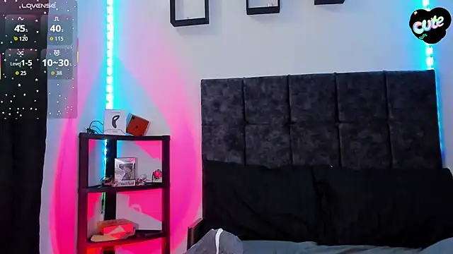 Snapshot of Theo_Noxxx chatting on November 2025 06:19:02 PM Theo Noxxx online show from November 2025 06:19:02 PM