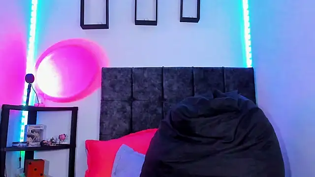 Snapshot of Theo_Noxxx chatting on November 2025 07:07:01 PM Theo Noxxx online show from November 2025 07:07:01 PM