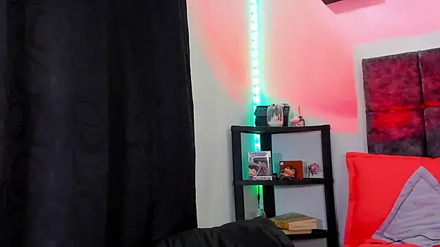 Snapshot of Theo_Noxxx chatting on October 2025 05:56:02 PM Theo Noxxx online show from October 2025 05:56:02 PM