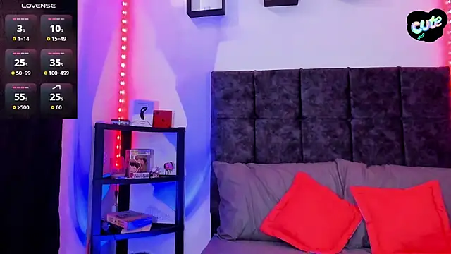 Snapshot of Theo_Noxxx chatting on November 2025 07:06:01 PM Theo Noxxx online show from November 2025 07:06:01 PM