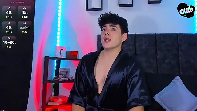 Snapshot of Theo_Noxxx chatting on November 2025 06:19:01 PM Theo Noxxx online show from November 2025 06:19:01 PM