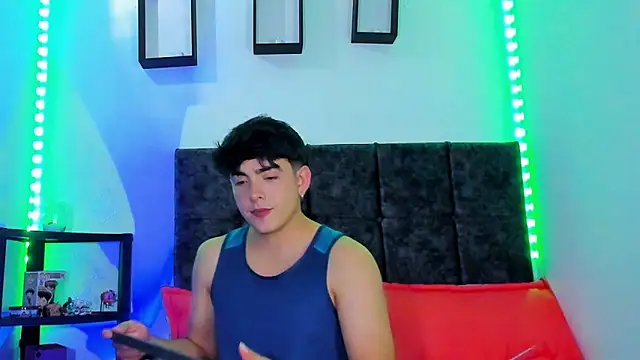 Snapshot of Theo_Noxxx chatting on November 2025 06:33:02 PM Theo Noxxx online show from November 2025 06:33:02 PM